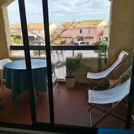 Dans Piscine Chauffee Le Barcarès