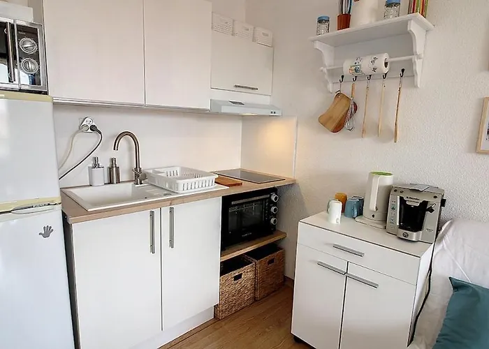 Dans Piscine Chauffee Le Barcarès